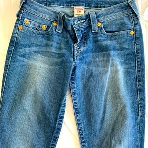 True Religion Skinny Medium Rinse Low Rise Jean. Size 28.